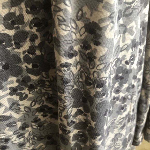 Classics by Liz Claiborne top - Picture 2 of 9